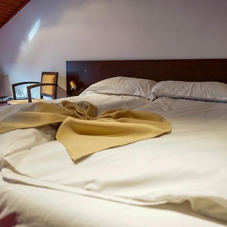 Vila Trandafirul Si Liliacul Hotel Caciulata Ngoại thất bức ảnh