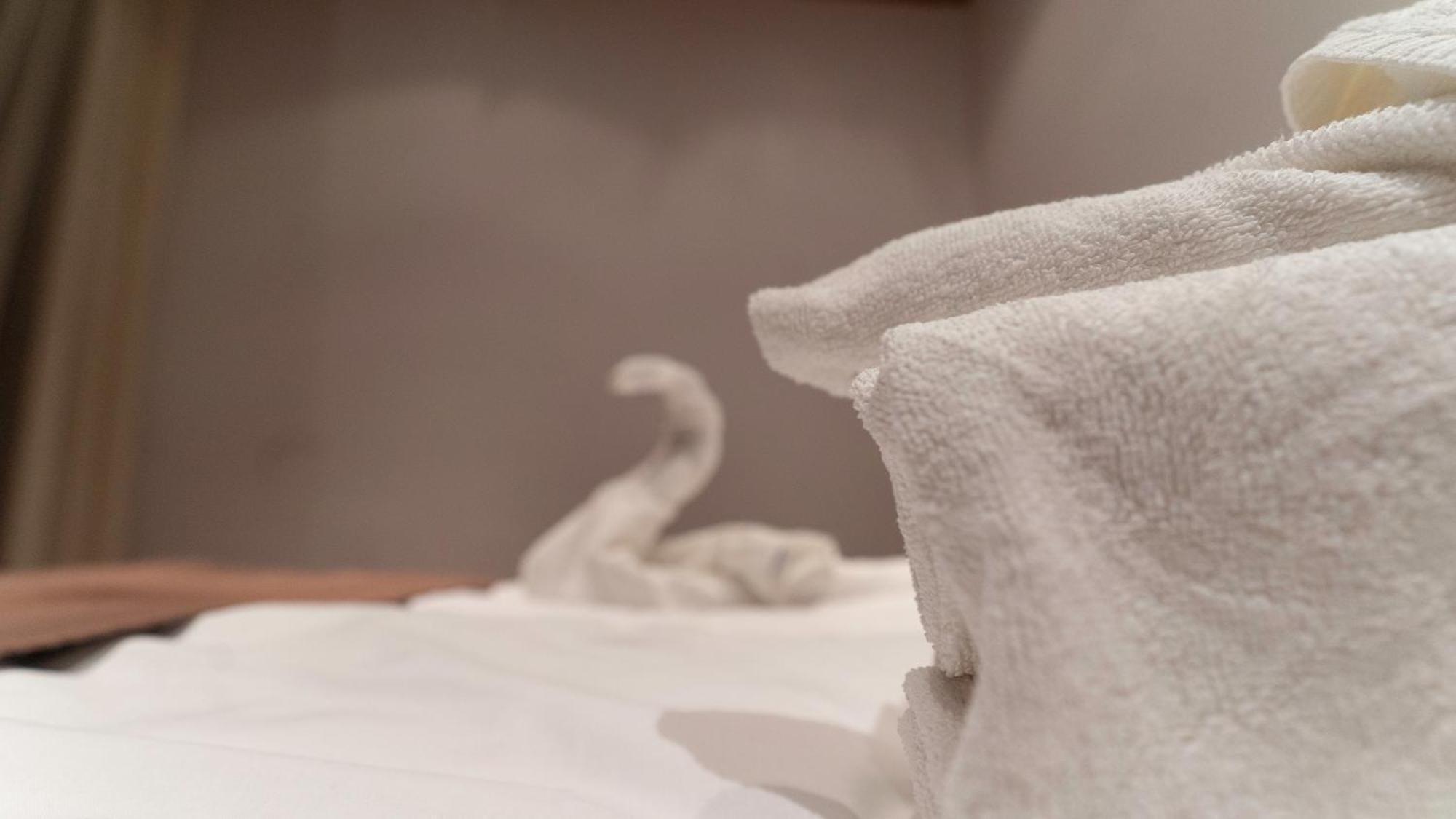 Vila Trandafirul Si Liliacul Hotel Caciulata Ngoại thất bức ảnh
