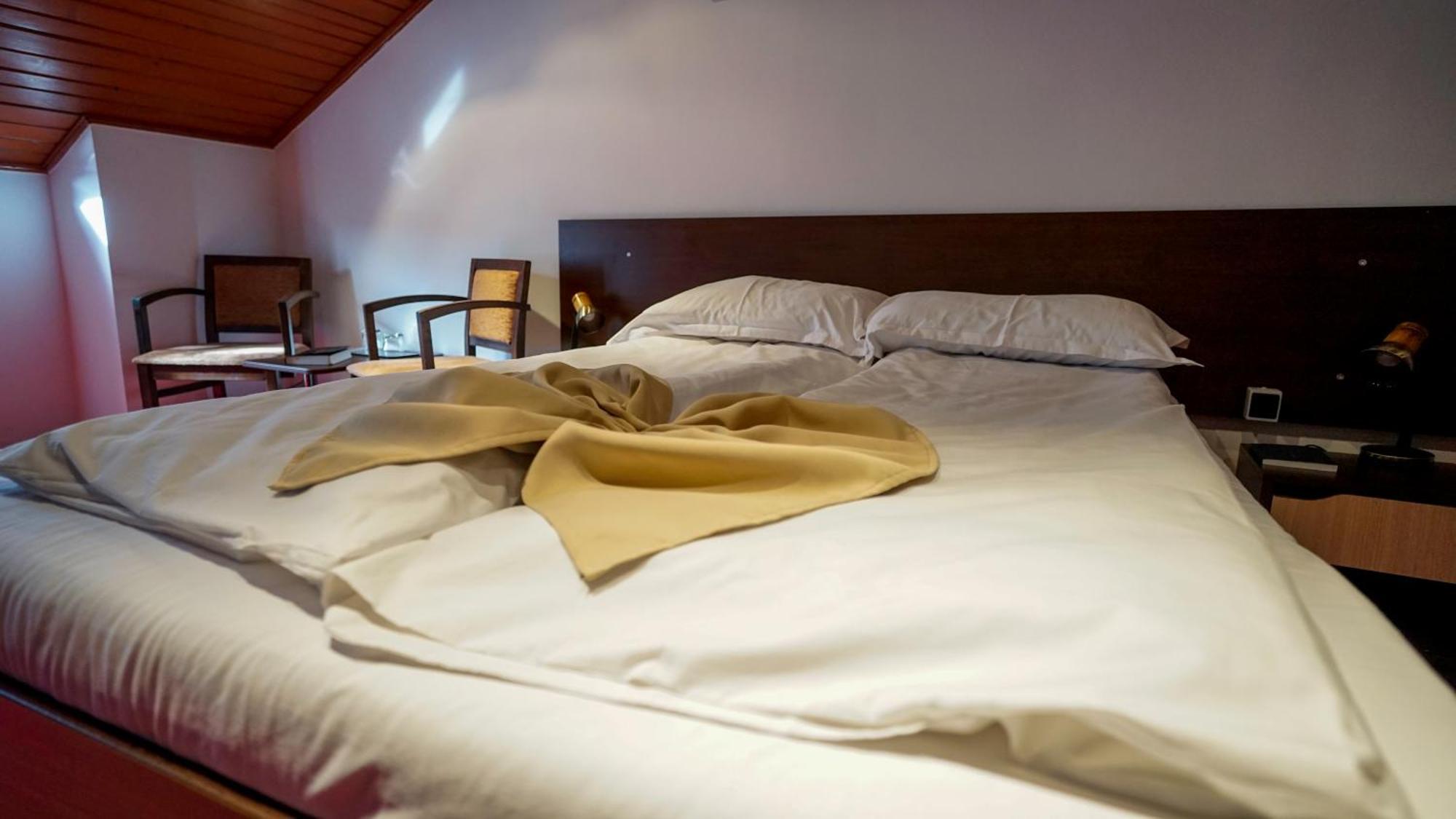 Vila Trandafirul Si Liliacul Hotel Caciulata Ngoại thất bức ảnh